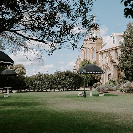 Abbey of the Roses Pensión Warwick Exterior foto